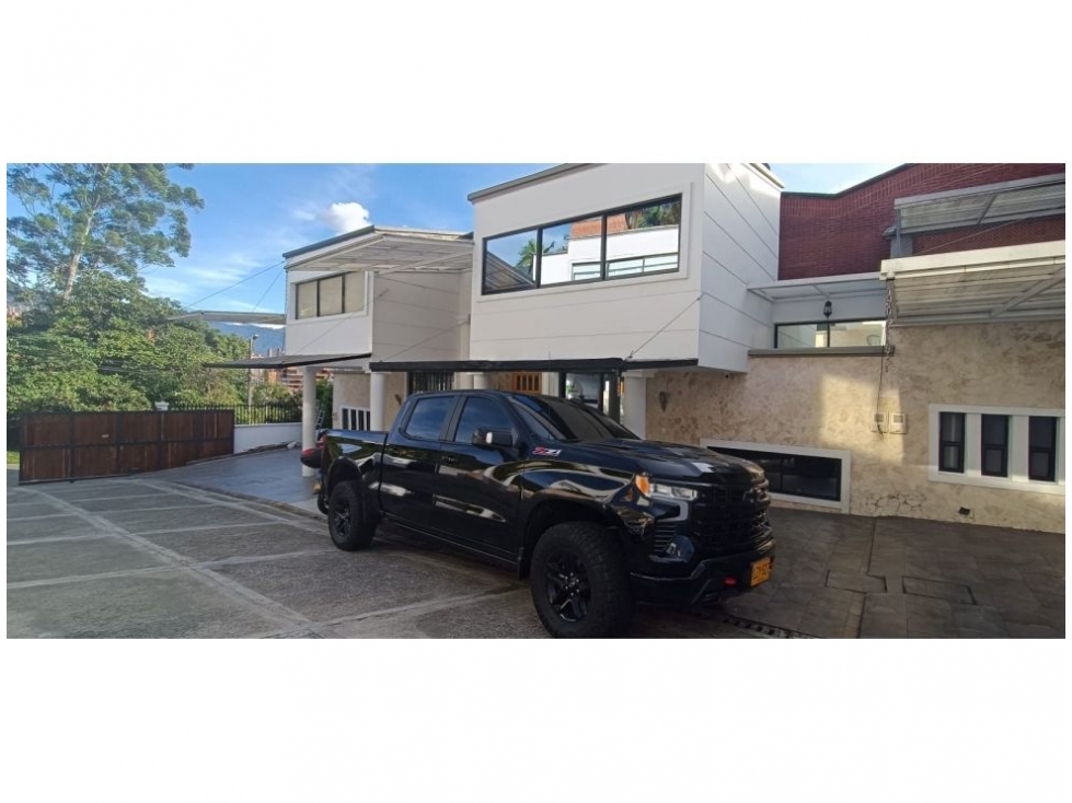 Casa en Venta 350 m Poblado Alto Medellin