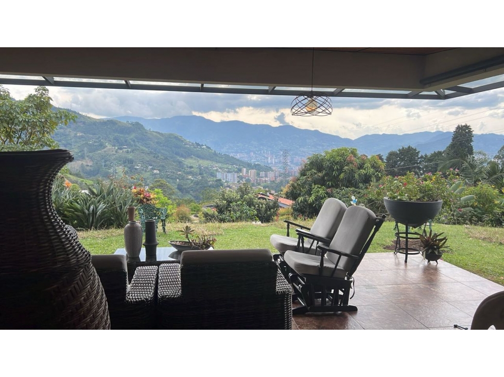 HERMOSA CASA CAMPESTRE - ESCOBERO- LOTE 2000mt - CASA 292mt- 5 ALCOBAS