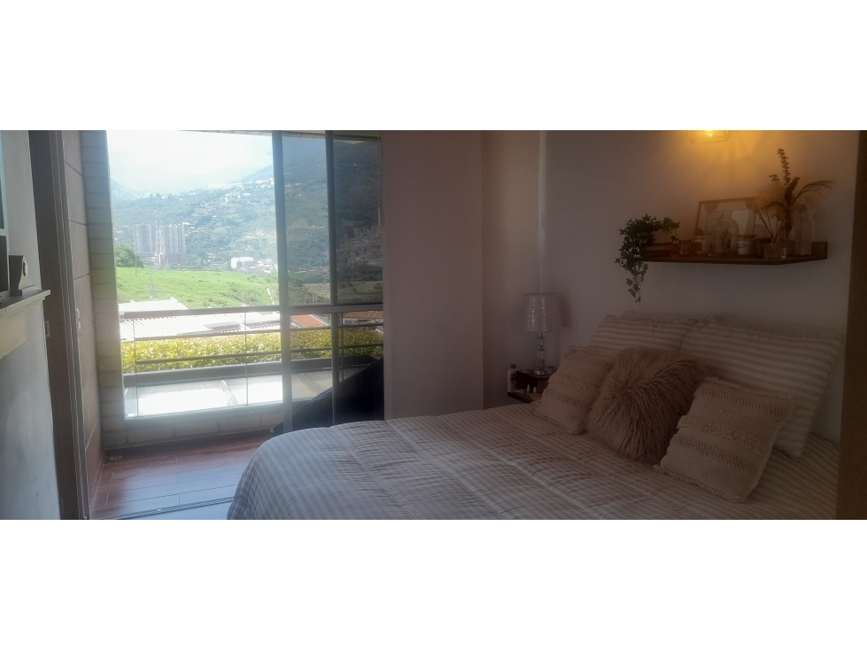 VENTA CASA UNIFAMILIAR EN LA NAVARRA EN BELLO — foto 2