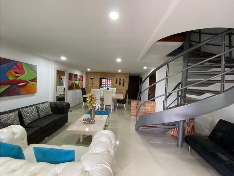 APARTAMENTO DUPLEX EN VENTA EN EL BARRIO LAURELES. — foto 2