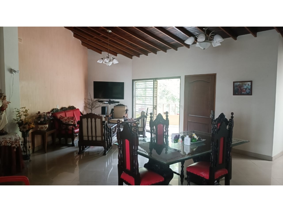 VENTA CASA LOTE EN SIMON BOLIVAR.
