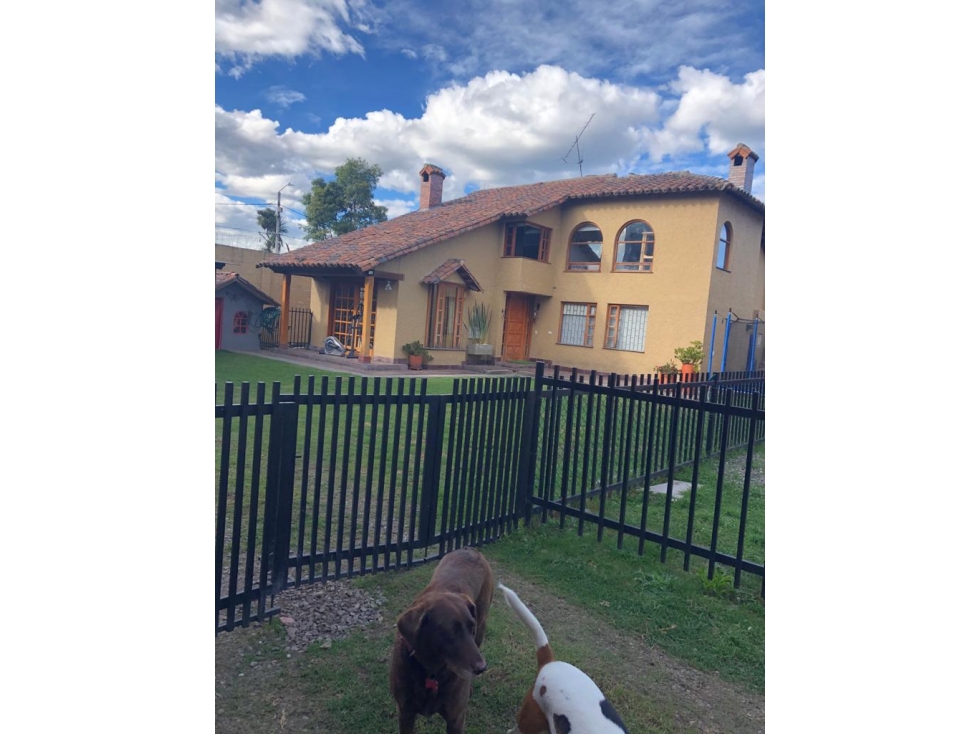 CHIA, CASA CON EXCELENTE JARDÍN PRIVADO. CONJUNTO DE 4 CASAS — foto 4