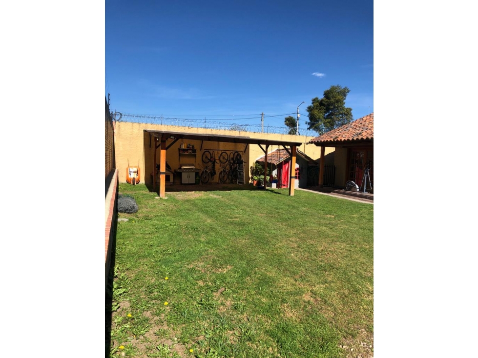 CHIA, CASA CON EXCELENTE JARDÍN PRIVADO. CONJUNTO DE 4 CASAS — foto 3
