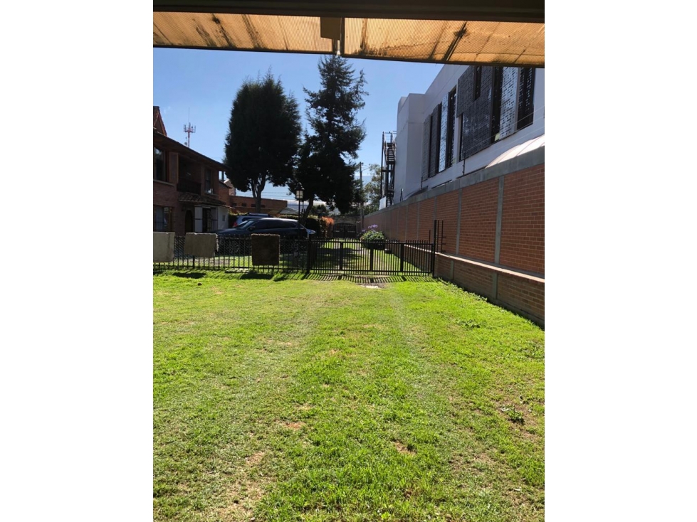 CHIA, CASA CON EXCELENTE JARDÍN PRIVADO. CONJUNTO DE 4 CASAS — foto 2