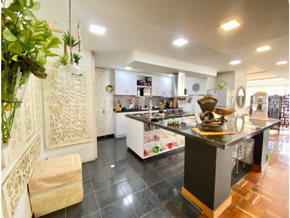 APARTAMENTO EN REFUGIO SOBRE LA KR7, 147m2, Venta
