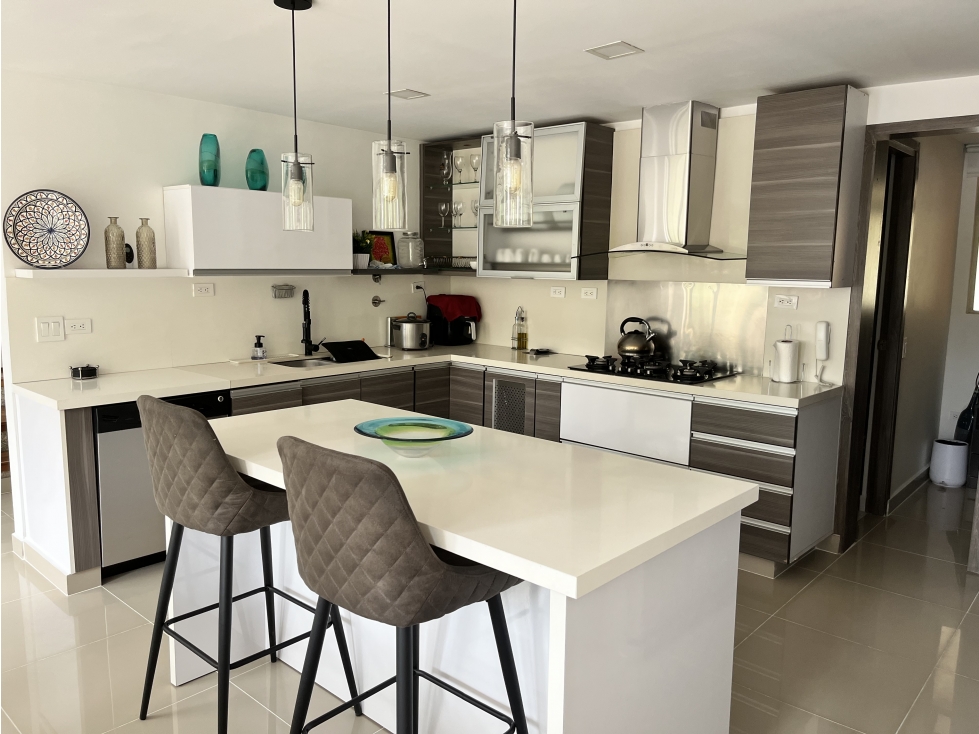 VENTA DE HERMOSA CASA EN ENVIGADO REMODELADA