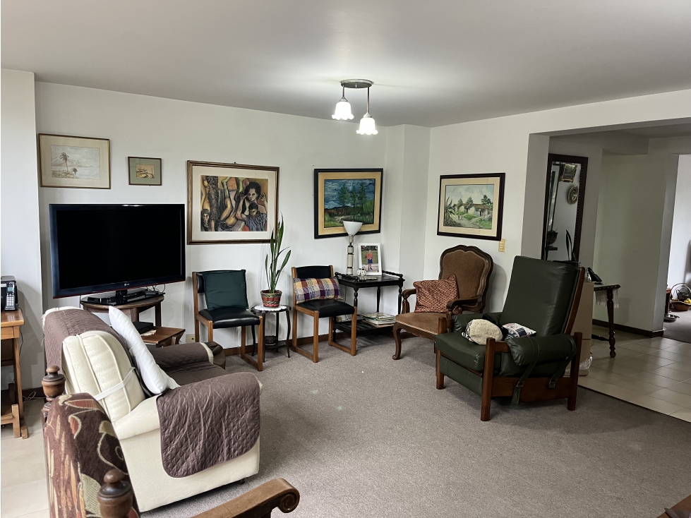 VENTA DE APARTAMENTO PARA REMODELAR EN EL POBLADO