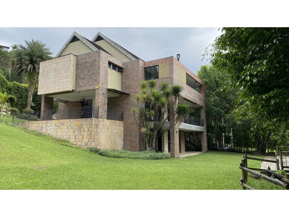 VENTA DE CASA PARA REMODELAR EN LA LOMA DEL TESORO CCZ