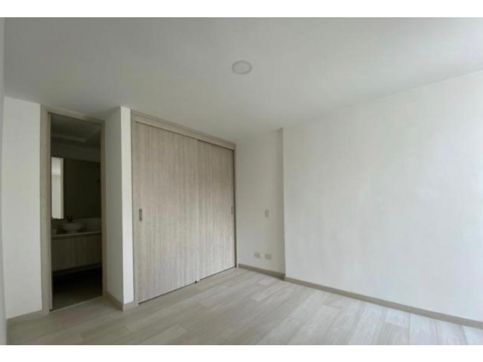 VENTA DE HERMOSO APARTAMENTO EN EL RETIRO MEL — foto 4