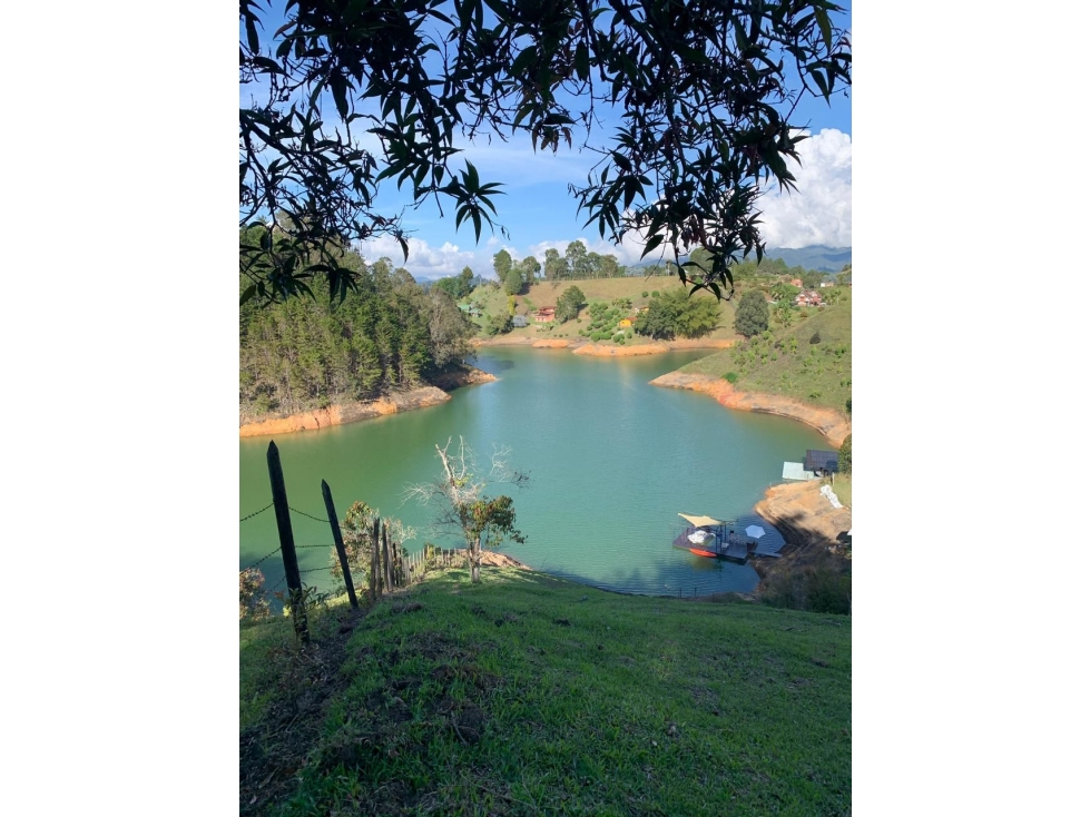 VENTA DE HERMOSO LOTE EN EL PEÑOL CON VISTA A LA REPRESA CCZ - 2