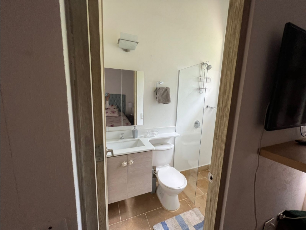 VENTA DE HERMOSA CASA CAMPESTRE EN FIZEBAD CON PISCINA CCZ — foto 3