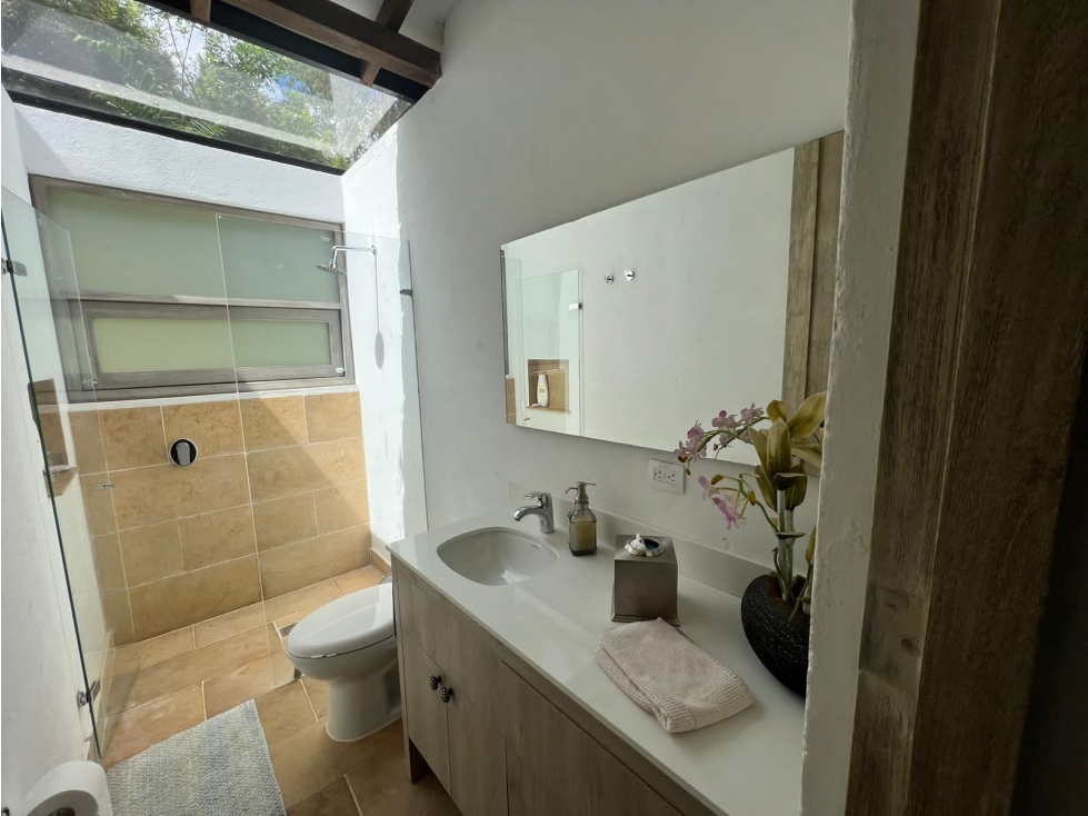 VENTA DE HERMOSA CASA CAMPESTRE EN FIZEBAD CON PISCINA CCZ — foto 5