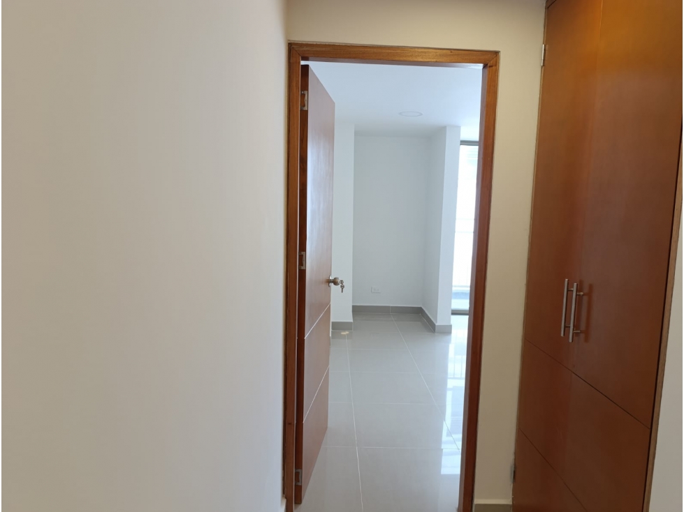APARTAMENTO EN VENTA, LAURELES, MEDELLIN. — foto 3