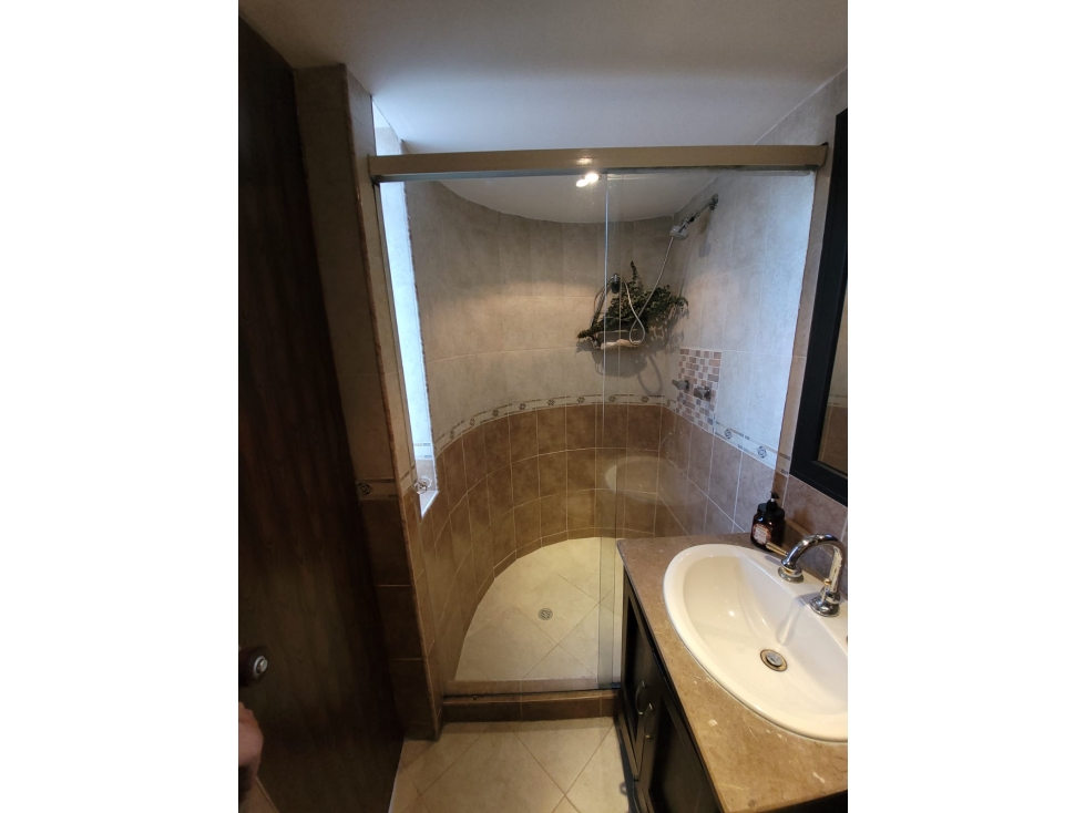 APARTAMENTO EN VENTA, LOMA DE LOS BERNAL, MEDELLIN. — foto 5