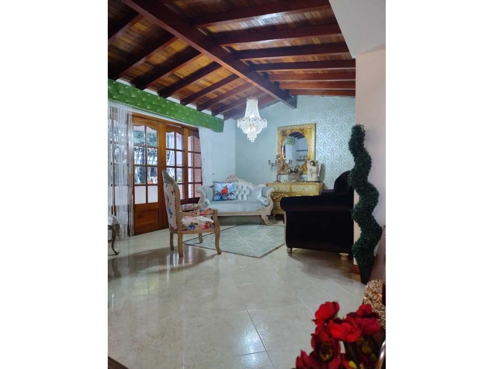 SE VENDE EXCELENTE CASA,CON POTENCIAL PARA DESARROLLAR, MEDIA MIXTURA — foto 3