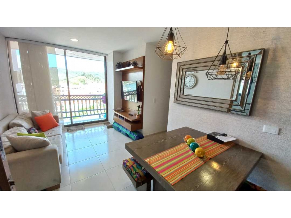 APARTAMENTO DUPLEX AMOBLADO EN VENTA EN GUATAPE - MALECON - 3
