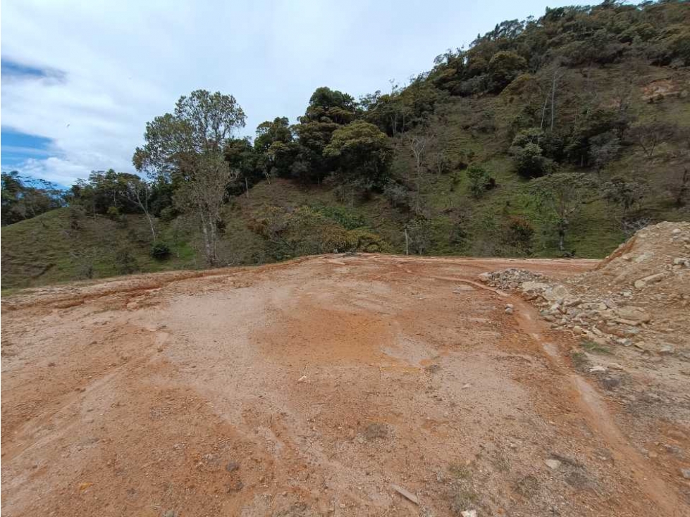 LOTE EN VENTA EN PARCELACIÓN GUATAPE - 6