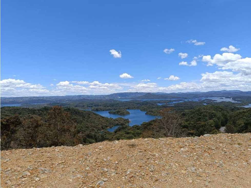 LOTE EN VENTA EN GUATAPE - 1