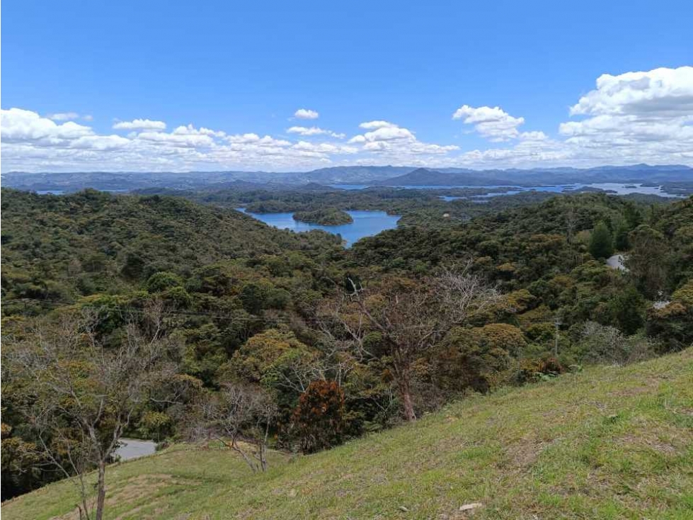 LOTE EN VENTA EN CONDOMINIO EN GUATAPE - 1
