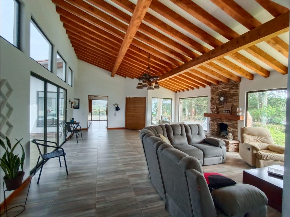 FINCA EN VENTA EN EL RETIRO