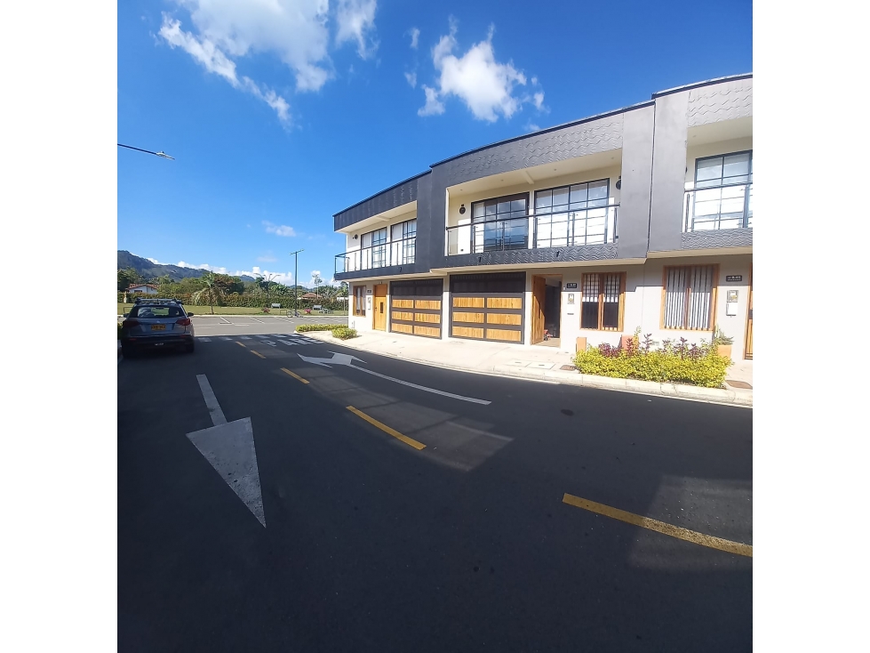 CASA UNIDAD ABIERTA VENTA EN LA CEJA