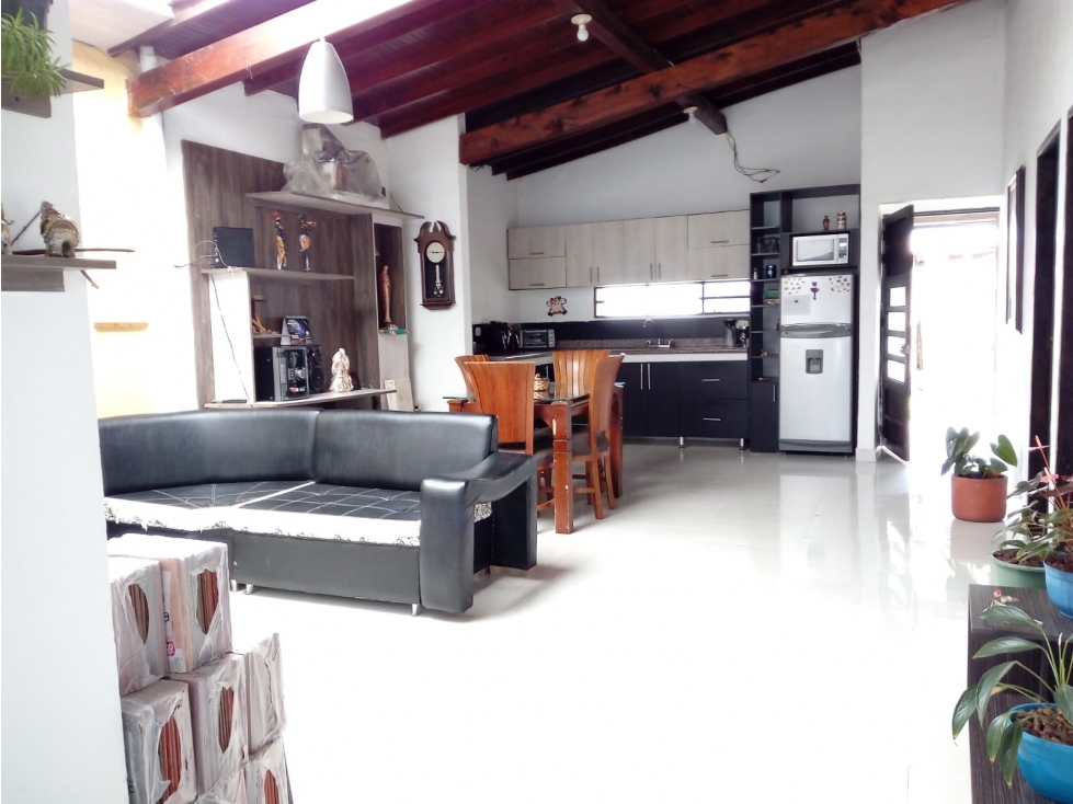 CASA LOTE EN VENTA EN LA CEJA