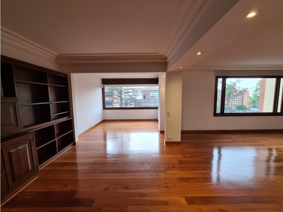 ROSALES VENDO APARTAMENTO 3 CUARTOS