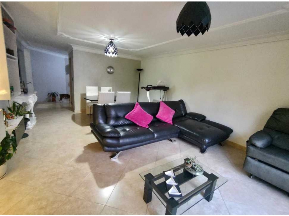 Casa en venta Medellín, Almeria 180 m2, piso 2, 5 alcobas