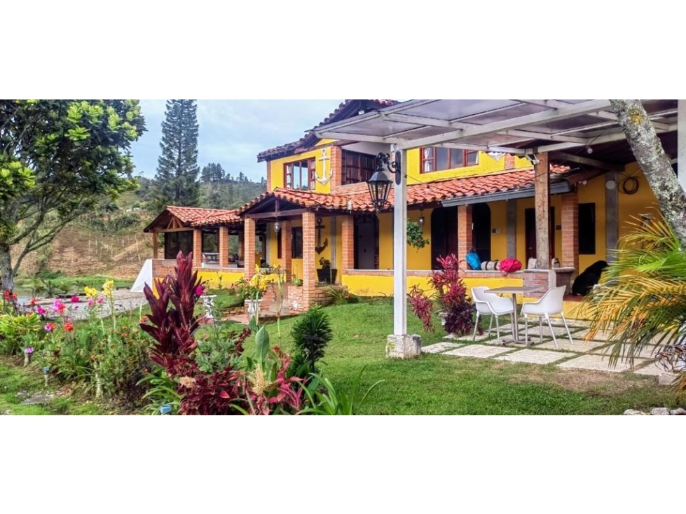 VENTA/CAMBIO FINCA HOTEL EN GUATAPE - 4
