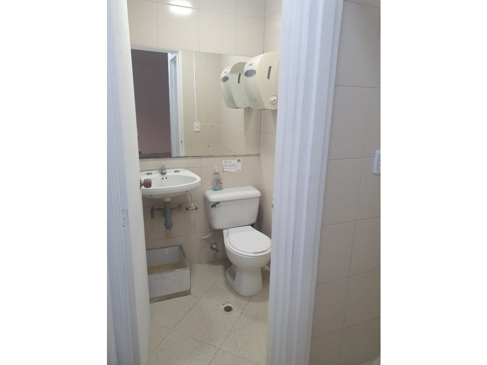 LOCAL COMERCIAL EN ITAGUI, CENTRO DE LA MODA — foto 4