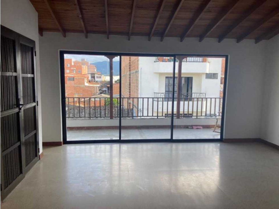Venta de casa en el Carmen de Viboral cerca al Parque, Antioquia