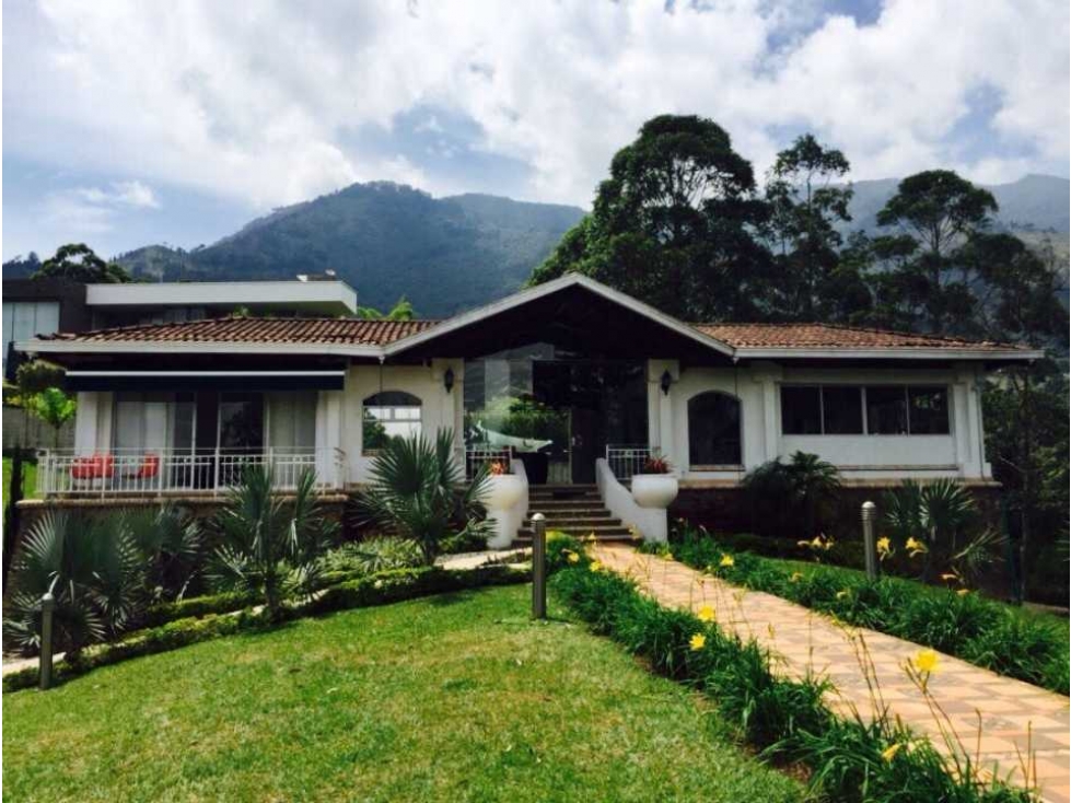 Venta casa unifamiliar campestre-Poblado
