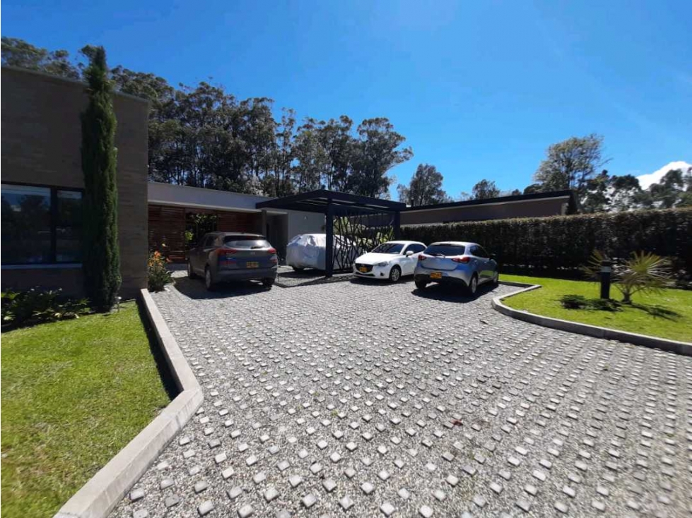 Venta de casa unifamiliar moderna en sector exclusivo de Llano Grande — foto 6