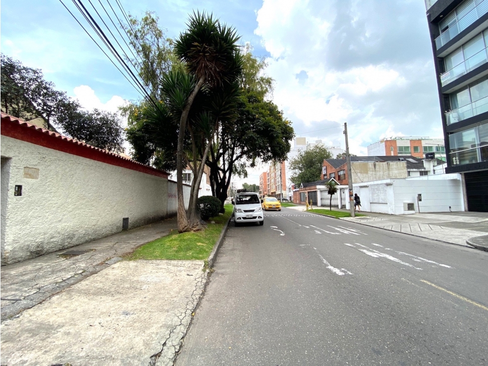 VENDO LOTE::AREA 720M2:NUEVA AUTOPISTA:: FRENTE 24 X 30::$4.600 MM