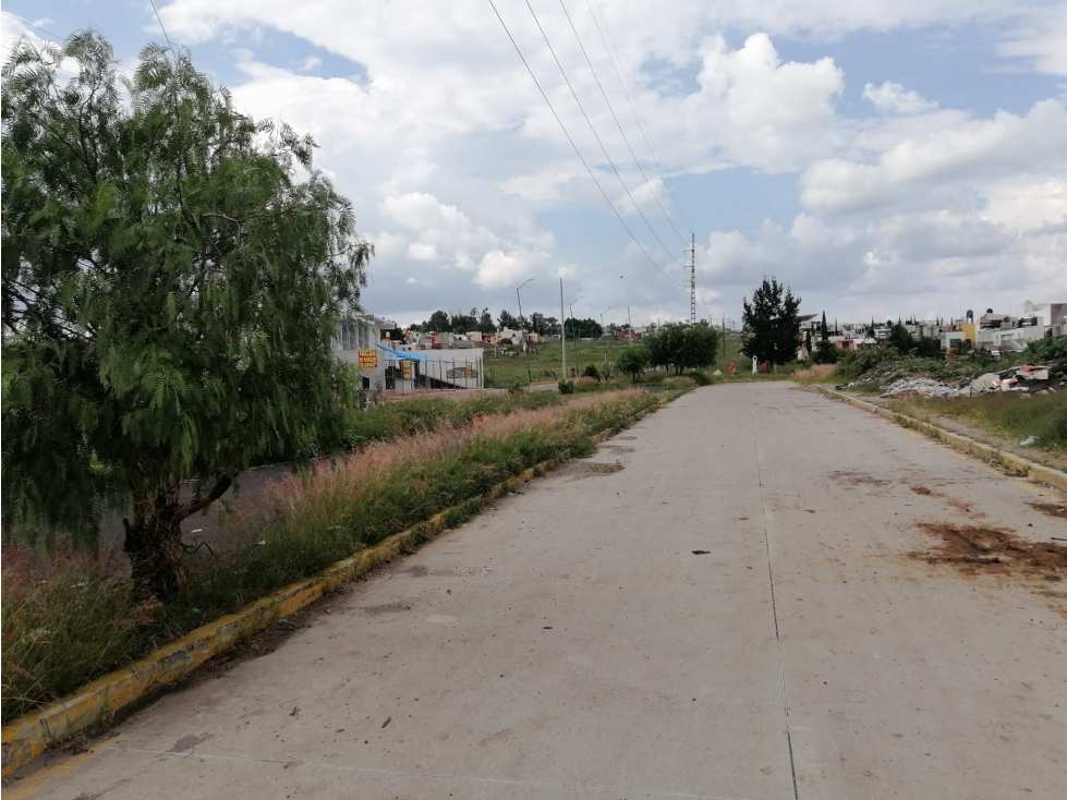 TERRENO SOBRE AVENIDA OSCAR CHAVEZ - 1