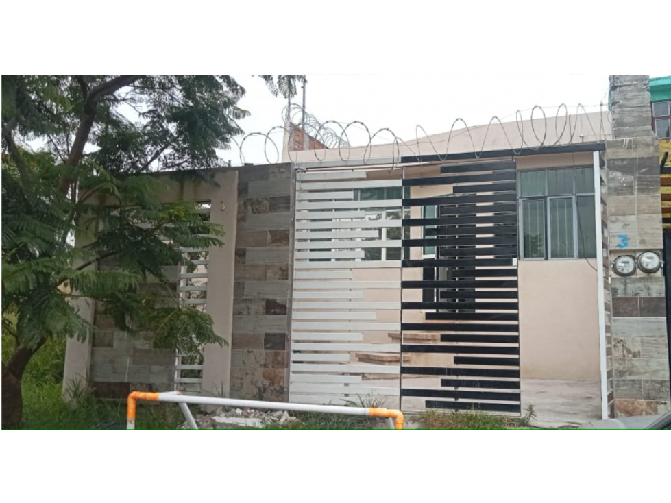 LM Casa en Valle de las Rosas Policía y transito