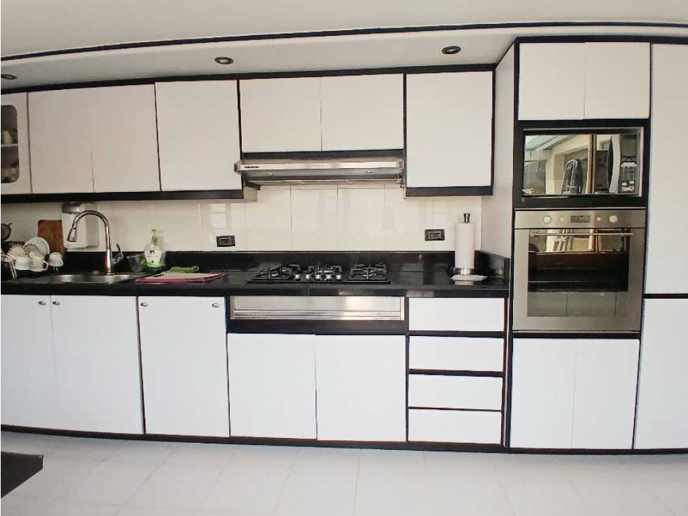 Casa En Venta En Castilla 172 m² Con 4 Habitaciones Y 4 Parqueaderos — foto 2