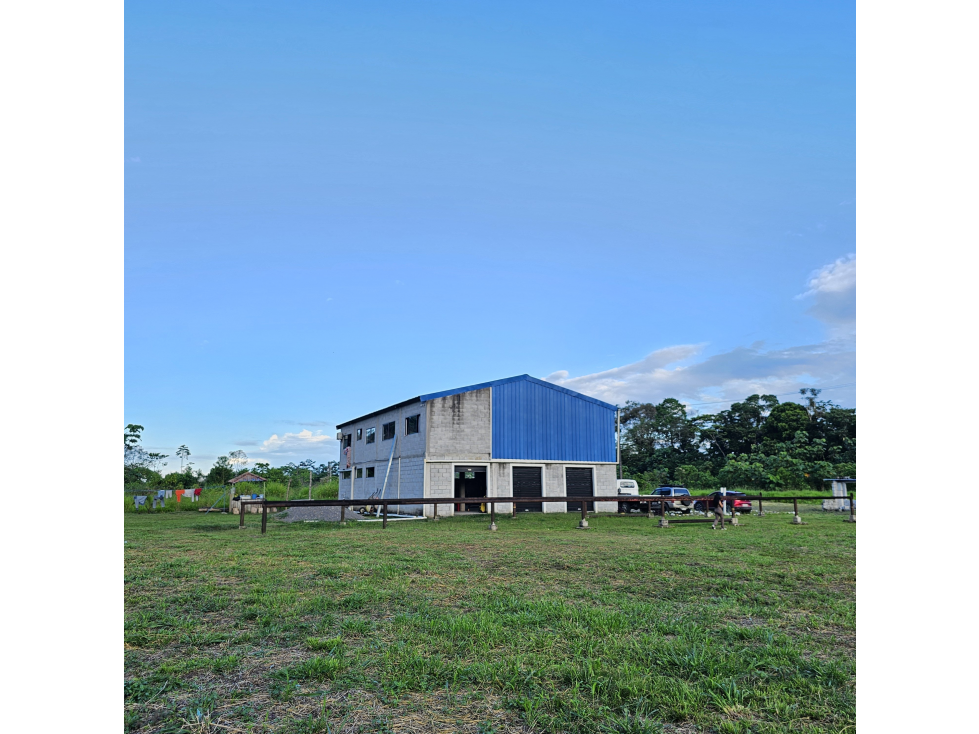 PROPIEDAD INDUSTRIAL DE 2.7 HECTAREAS - 2