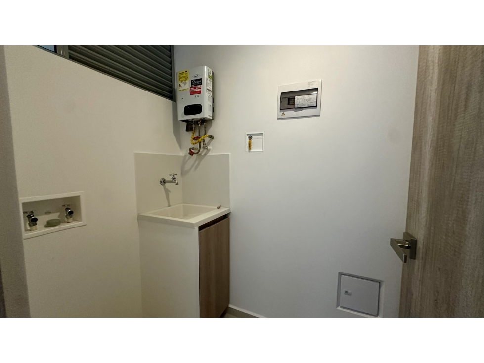 Apartamento en Arriendo, Ciudad del Río, Medellín. — foto 5