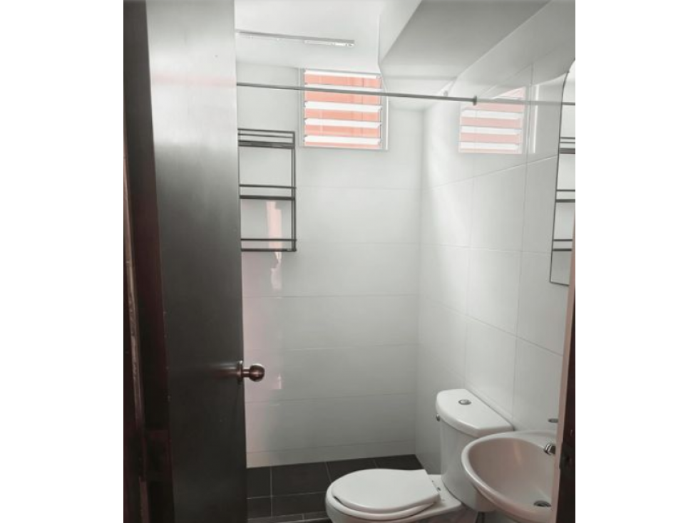 Apartamento con parqueadero en Rafael Uribe — foto 2