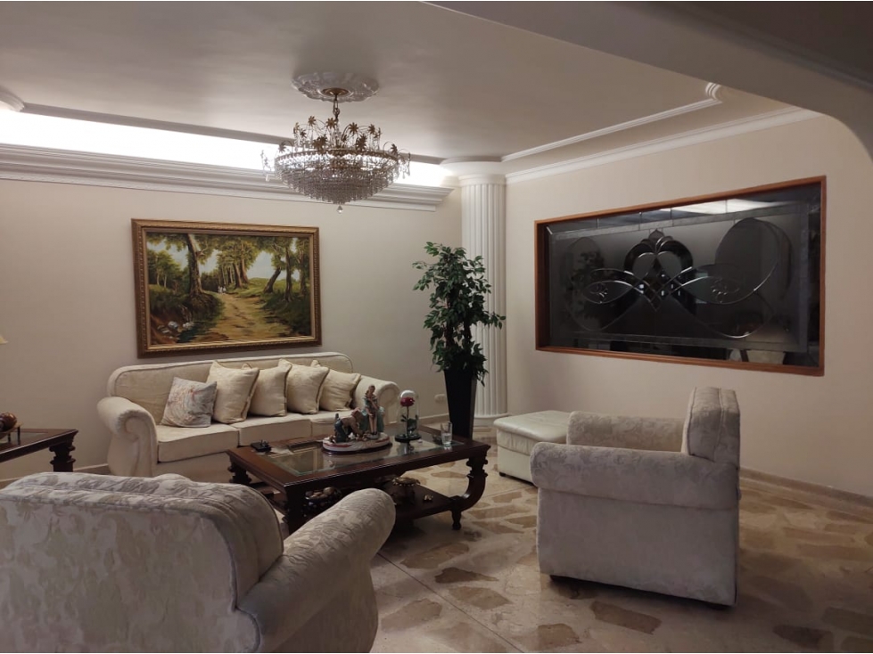 Venta de Casa Unifamiliar. Laureles cerca al 2 parque