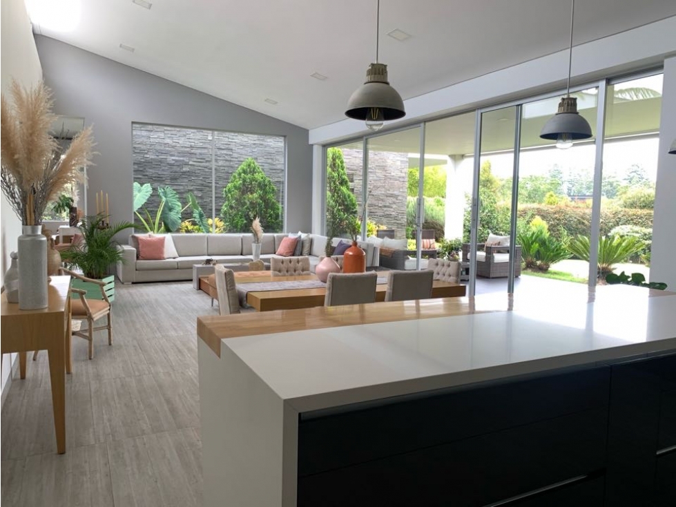 Venta espectacular Casa en parcelación de llanogrande