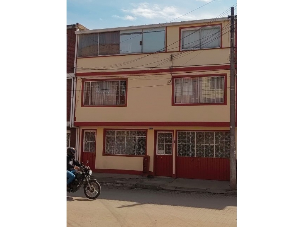 Vendemos Casa de Tres pisos en Fontibón, El Guadual — foto 2