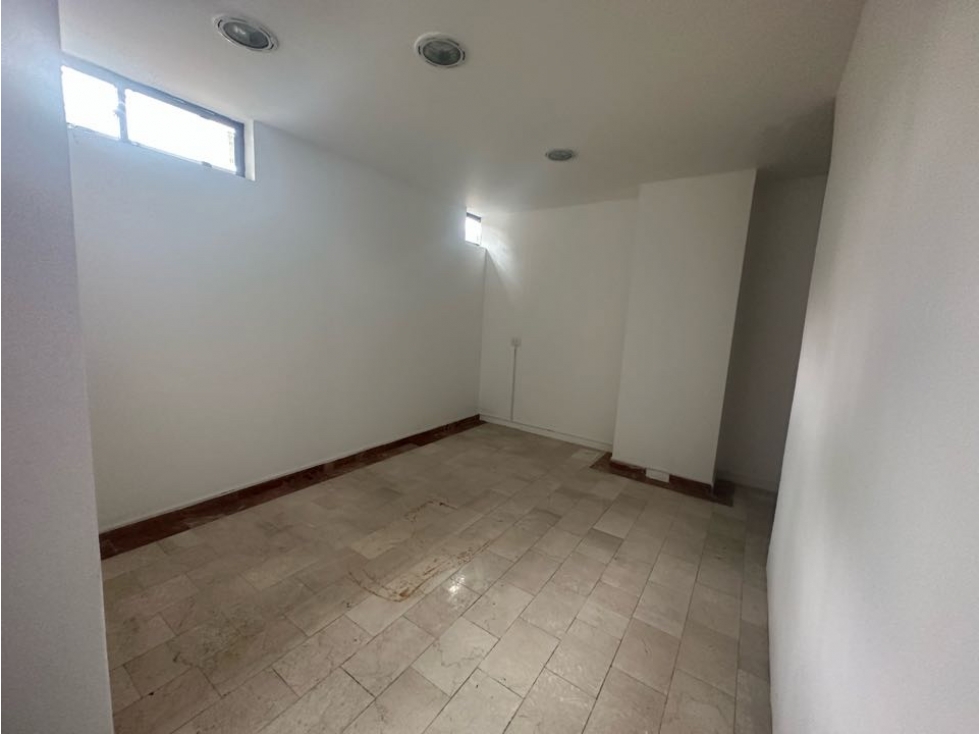 SE ALQUILA OFICINA EN CHIPICHAPE RP - 5