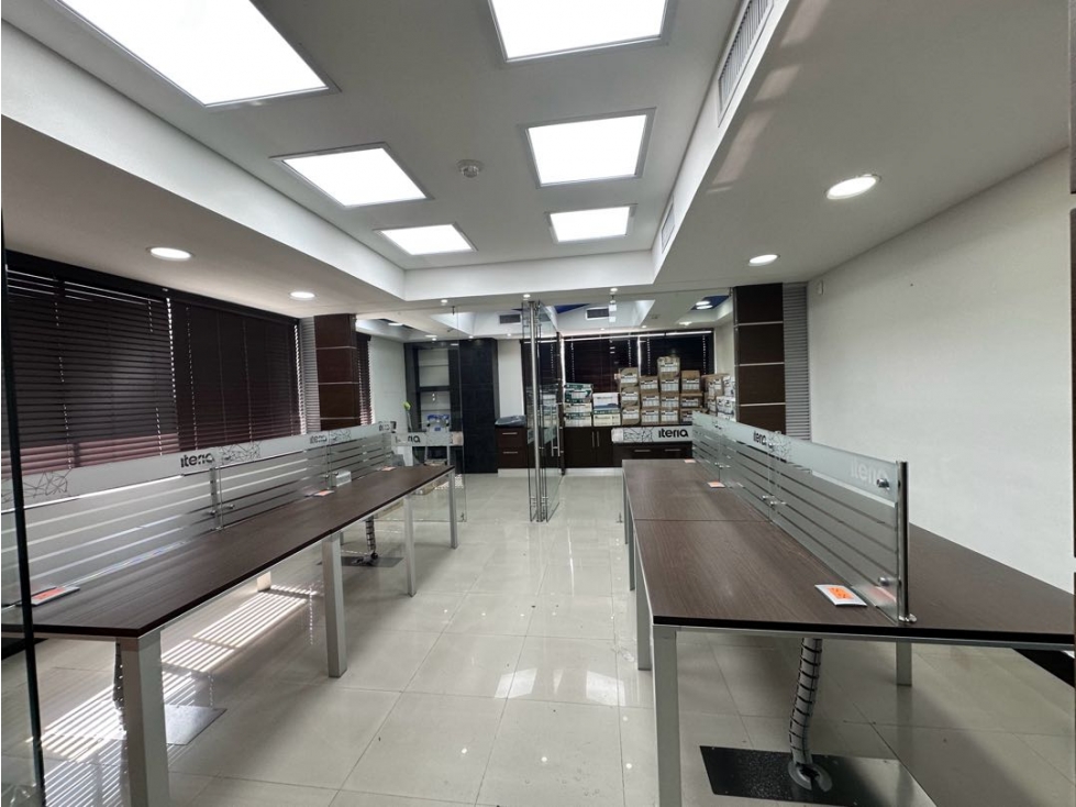 VENTA DE OFICINA EN EDIFICIO SANTA MONICA RESIDENCIAL RP-XU - 1