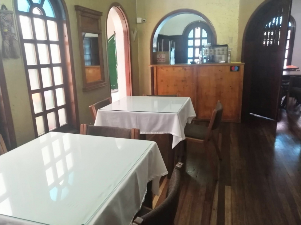 CASA LOTE EN VENTA EN GALERIAS CON USO COMERCIAL — foto 2