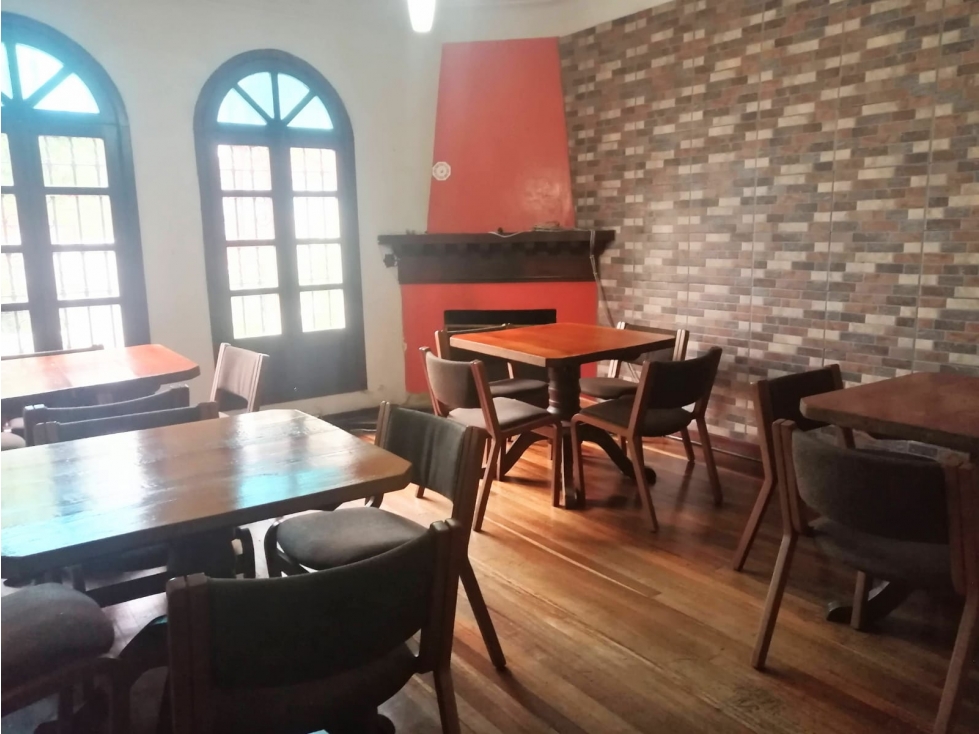 CASA LOTE EN VENTA EN GALERIAS CON USO COMERCIAL — foto 3