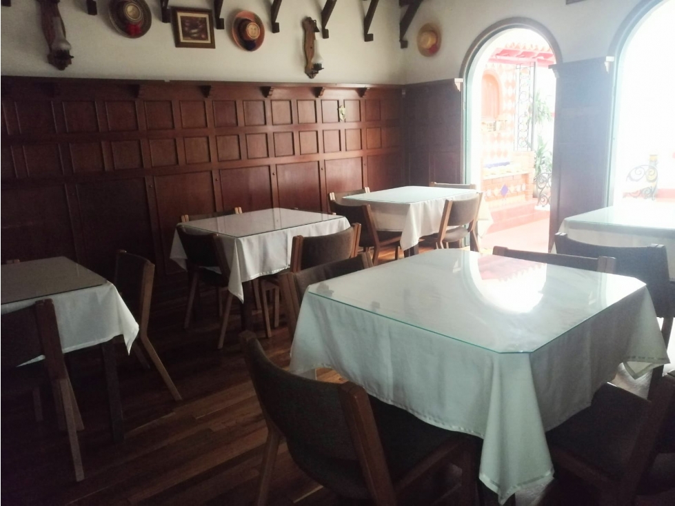 CASA LOTE EN VENTA EN GALERIAS CON USO COMERCIAL — foto 4