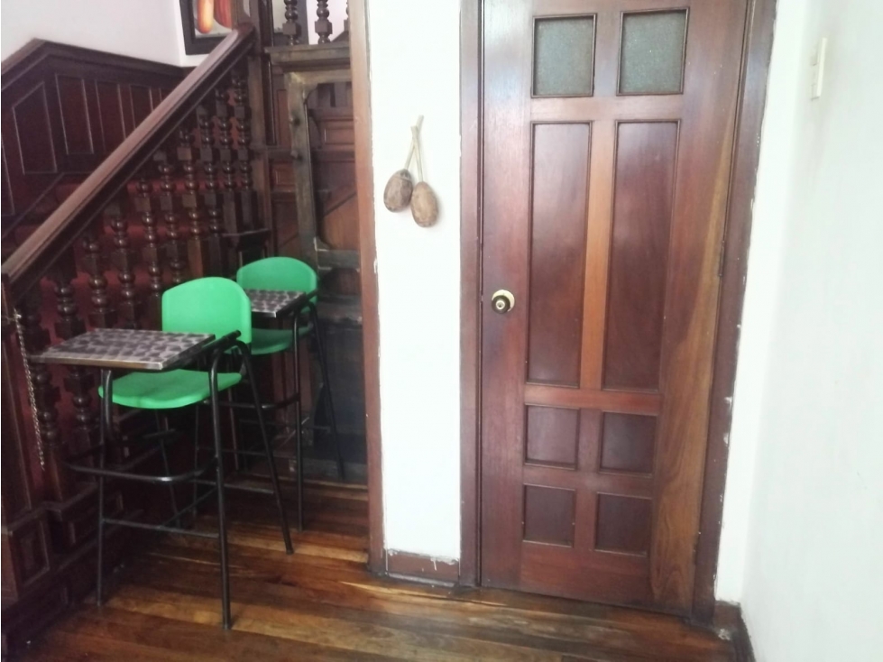 CASA LOTE EN VENTA EN GALERIAS CON USO COMERCIAL — foto 6