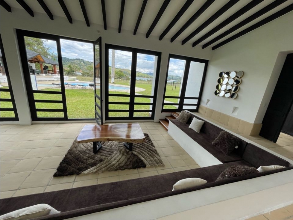 SE VENDE HERMOSA FINCA EN EL LAGO CALIMA CV - 3